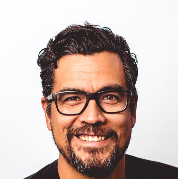 david robertson headshot